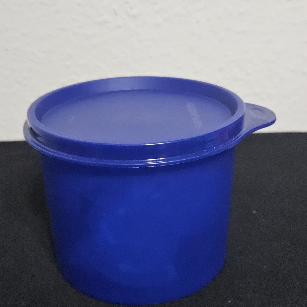 Tupperware Blue Dining Set - Picture 3 of 5